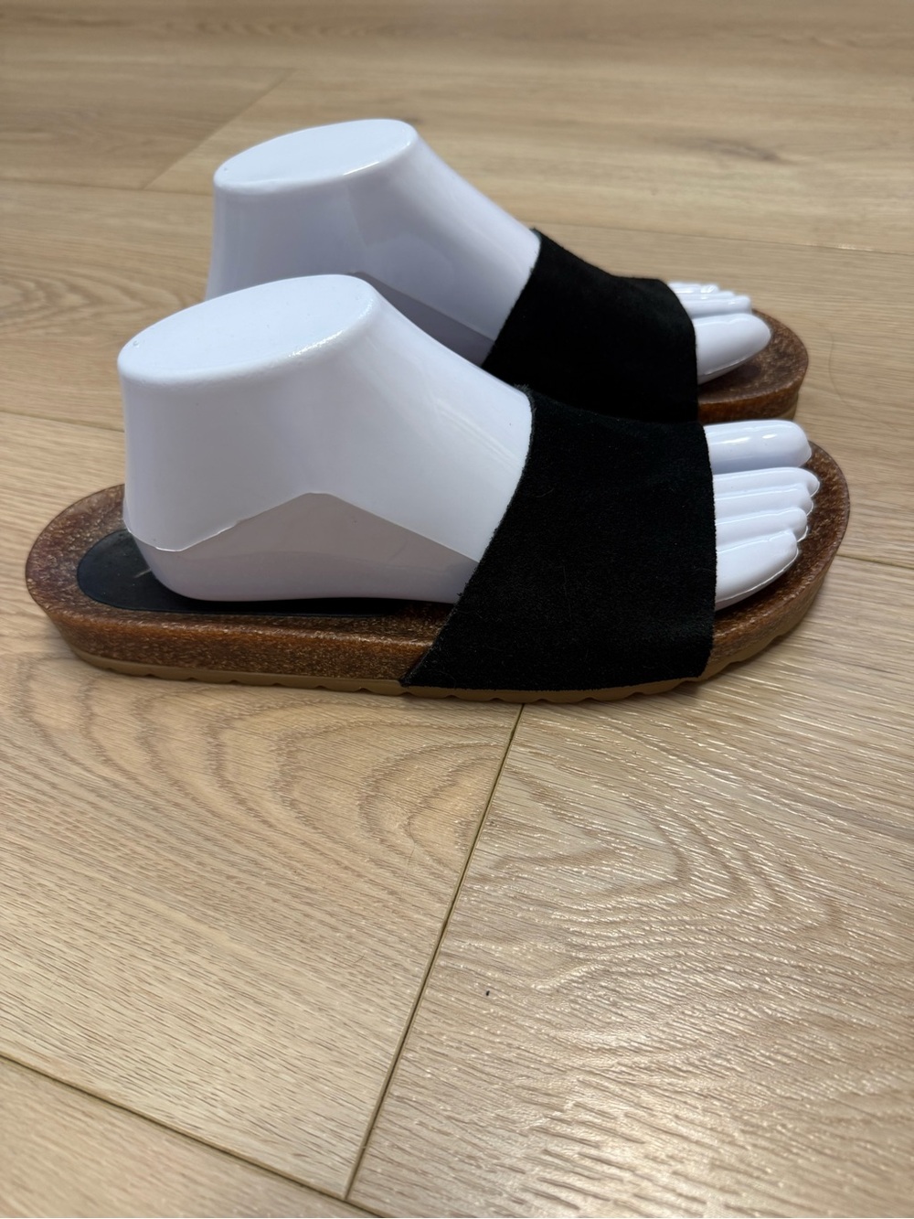 Matisse Paradise sandals featuring a black suede upper cork footbed size 10